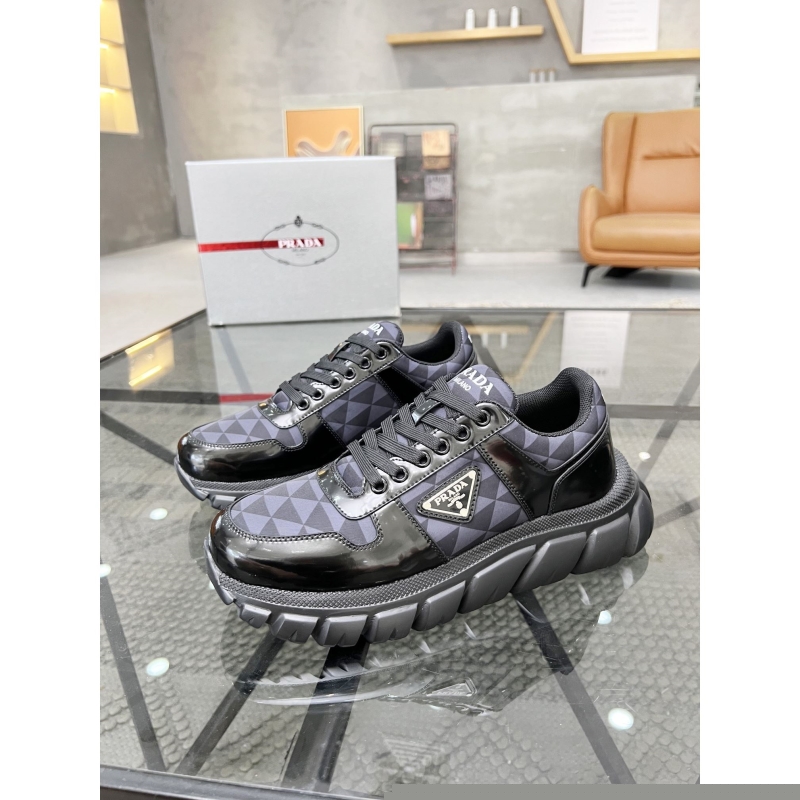 Pra*a casual shoes